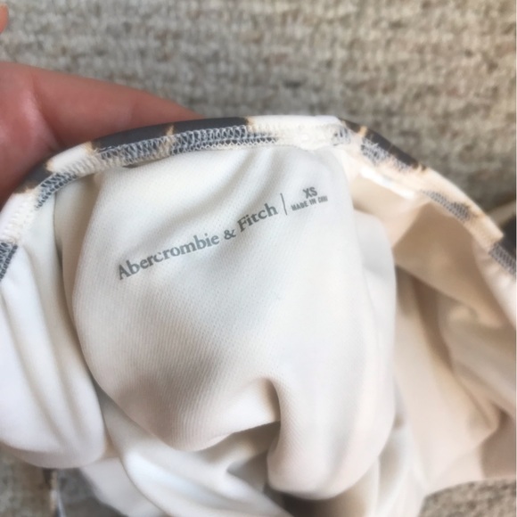 NWOT Abercrombie & Fitch Leopard One Piece Low Back Swimsuit - Picture 7 of 8